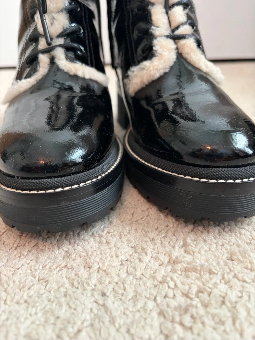 Tory Burch Miller Lug Sole Black Patent Shearling Lined Combat Boots Womens Sz 8